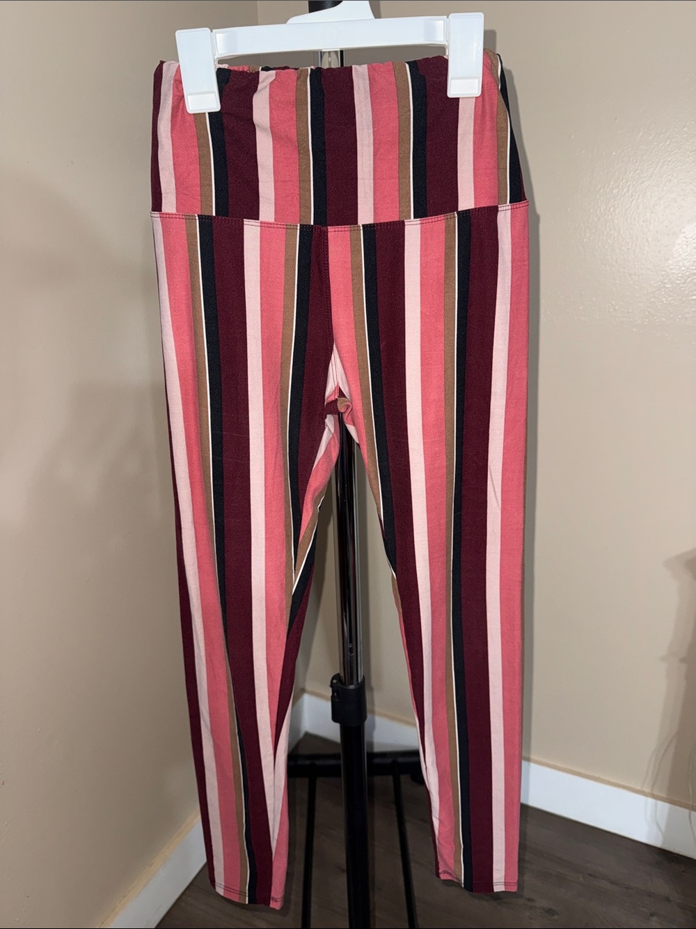 Striped High-Rise Leggings in Pink & Burgundy